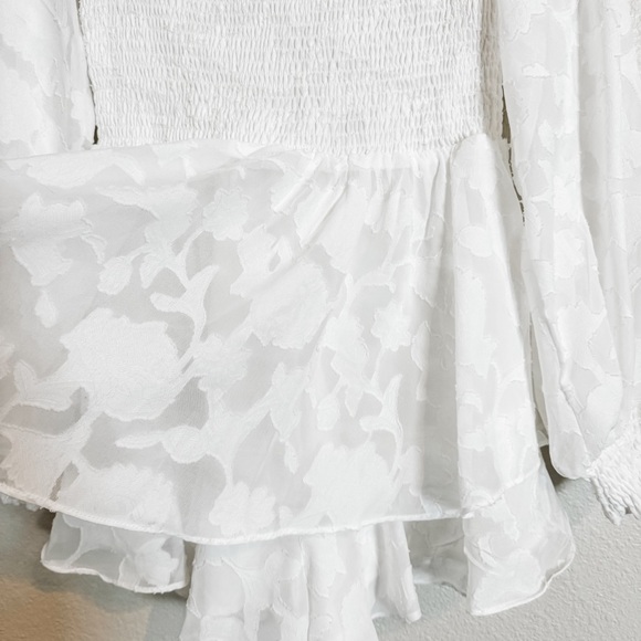 Lulu’s | white floral romper - Picture 6 of 8